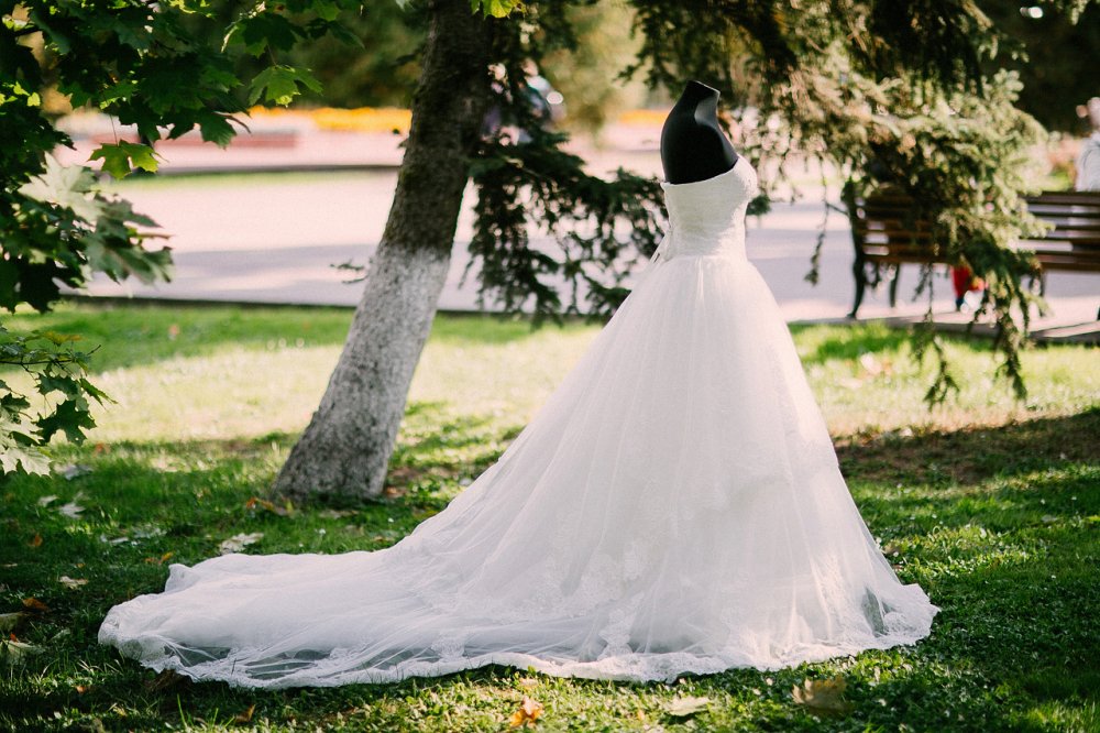 Платье невесты на улице
