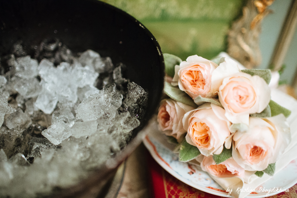 Персиковый букет невесты и лед