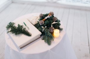 Столик на церемонии регистрации брака