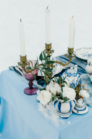 романтичная зимняя свадьба, декор стола на зимней свадьбе, организатор SERENADA-СТУДИЯ СВАДЕБ