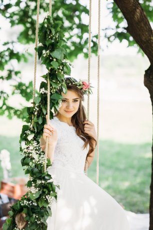 Волшебные качели для невесты