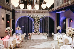 Декор атриума замка БИП