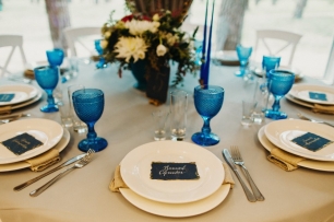 Каллиграфия и бокалы в стиле звездного неба