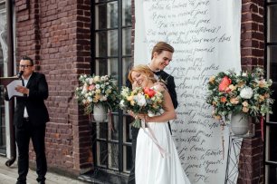 Свадебная церемония на веранде лофта