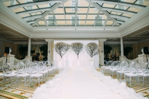 Декор выездной регистрации в Чайной гостиной отеля Four Seasons Lion Palace