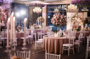 Море цветов в оформлении банкетного зала