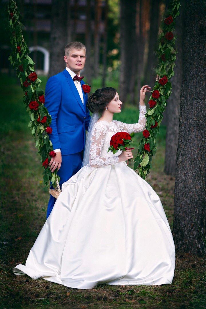 Качели и букет невесты 