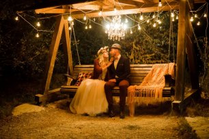 Ночная фотозона на богемной свадьбе