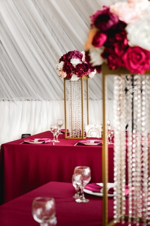 Декор в бело-винных оттенках