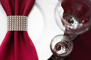 Декор в бело-винных оттенках