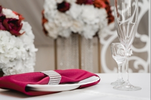 Декор в бело-винных оттенках