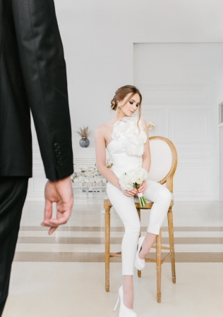 брючный костюм невесты, организация свадьбы SKAZKA PROJECT