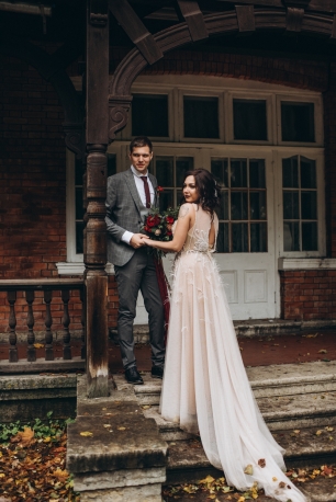 В одном направлении