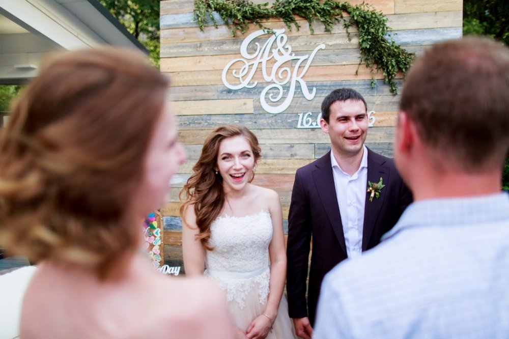 Персиковая свадьба Александра и Ксении
Фотограф Cupcake studio 
Декор Joys4Girls
Флористика Ukrashaem. Art&Flowers