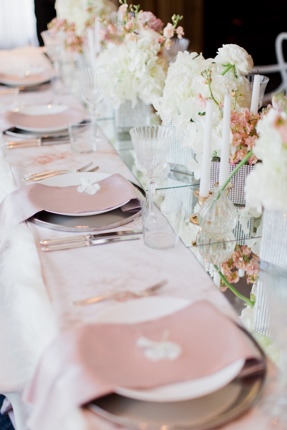 @svetlanaromashina
Площадка @ritzcarlton
Организация @joys4girls
Декор и флористика @nndecor.design
Фото @malvina_frolova
Видео @nerofilms
MUAH @legend_ny
Платье @vanilastudio
Полиграфия @_letter_b
Торт @tortikannuchka
Аренда мебели @arendokratia