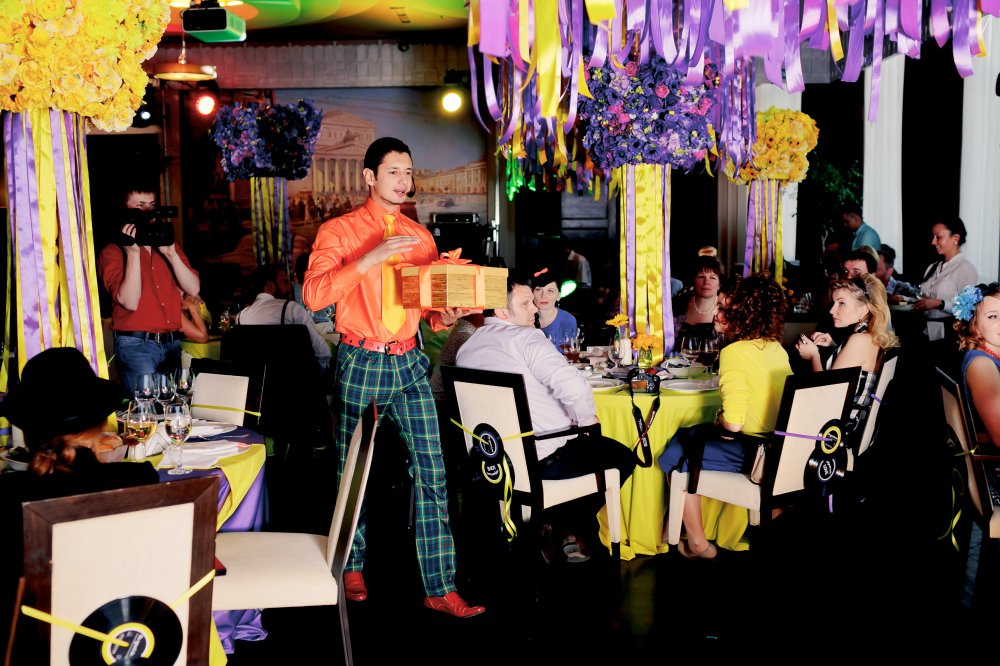 Яркий ведущий на свадьбу