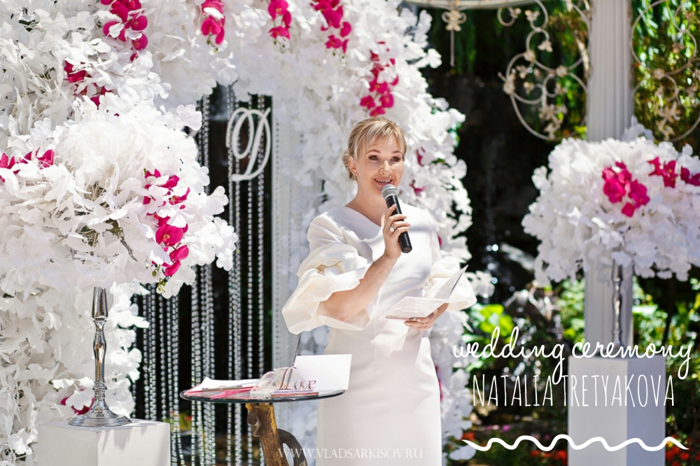 Я горжусь тем что делаю, мне приносит радость моя работа - а это дорогого стоит. Именно поэтому, всегда выкладываюсь на 100%. 

