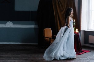 Романтичная готическая сказка во дворце