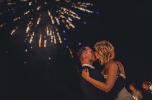 Фейерверк, финал свадьбы