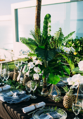 тренды флористики 2020, пальмовые листья в декоре свадьбы, организатор RUN THE SHOW AGENCY