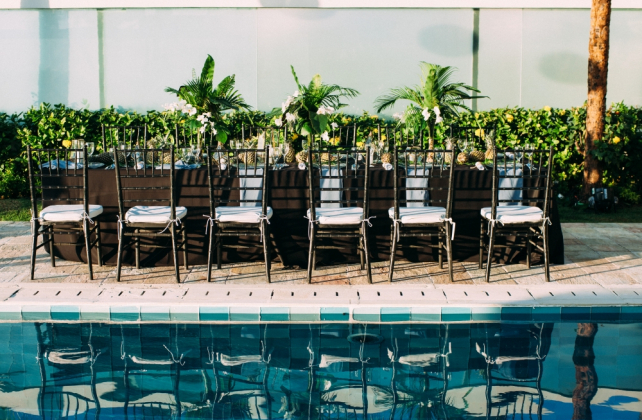 камерная свадьба у бассейна, организатор RUN THE SHOW AGENCY