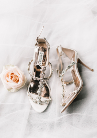 свадебные туфли с камнями, организатор BE BRIDE