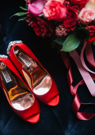яркие свадебные туфли, организатор BE BRIDE