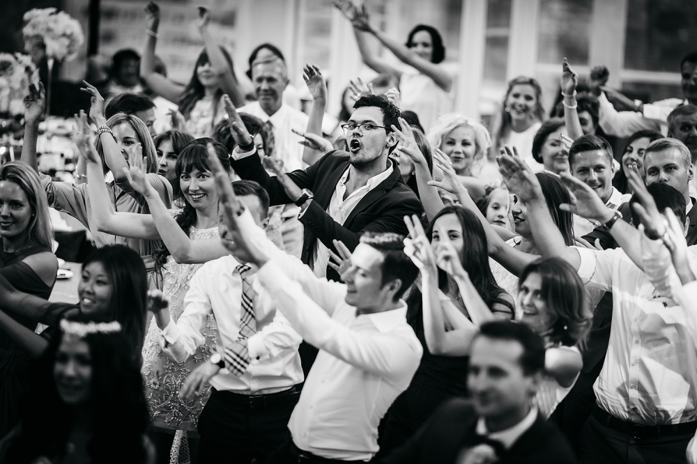 Именно так гости зажигают на наших свадьбах.