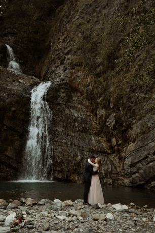 Свадьба в горах, у водопада, свадьба в Сочи