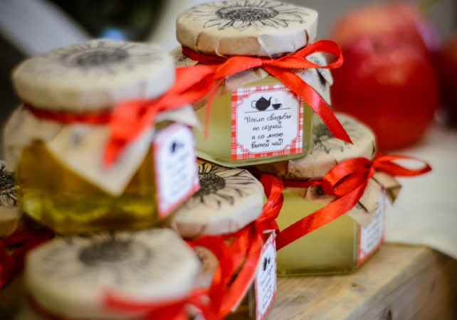 цвет свадьбы 2019, свадьба в красном цвете, свадьба в бордовом цвете, организатор РЕАЛЬНАЯ ЛЮБОВЬ