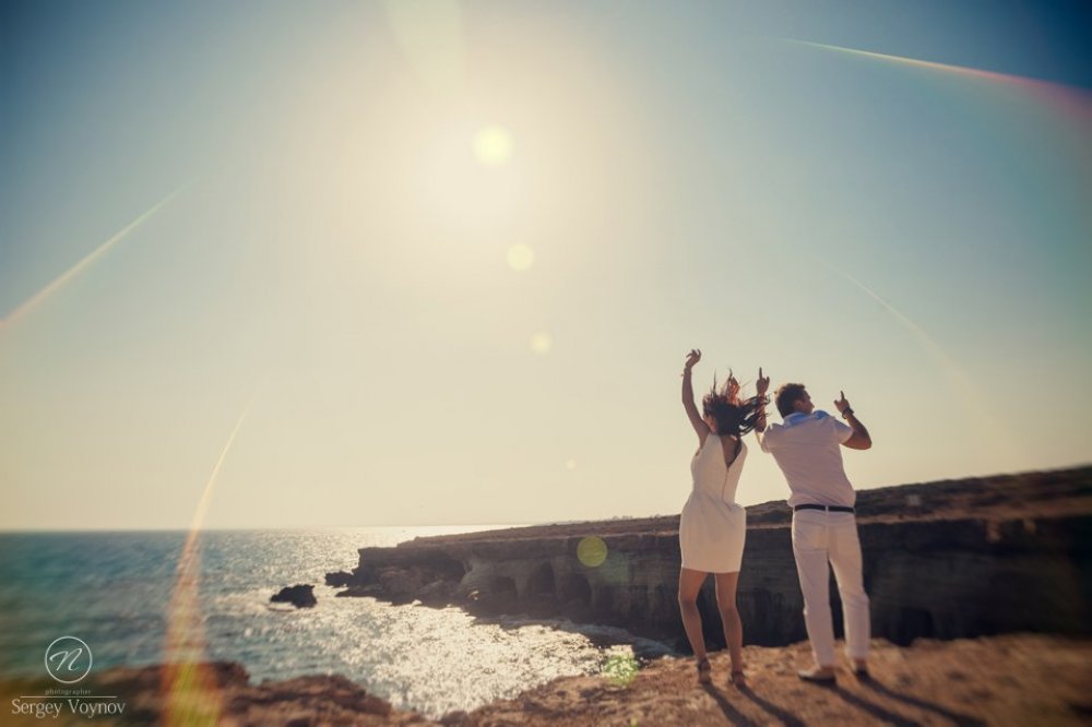 Когда Наталья и Дмитрий пришли к нам на первую встречу, сразу стало ясно – в этой зрелой и гармоничной паре царит любовь и взаимопонимание. Свою свадьбу они представляли как необычное и незабываемое торжество для узкого круга самых близких людей. Поэтому выбор пал на свадьбу за границей, а именно на райский остров Кипр!

Историю организации свадьбы читайте на нашем сайте: http://positive-wedding.ru/our-wedding/185-svadba-na-kipre
