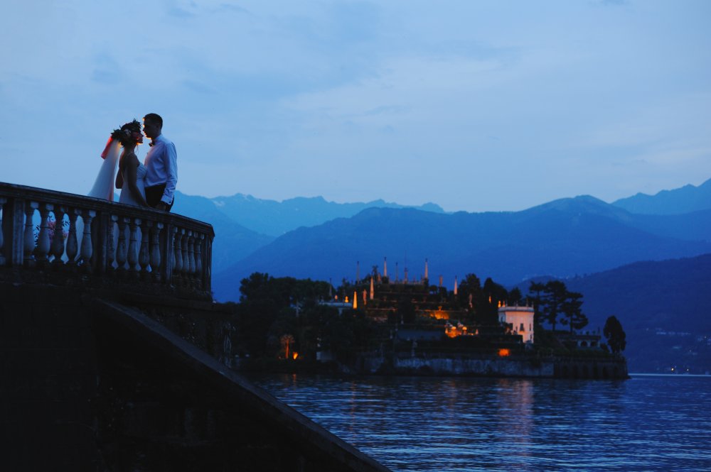 Весной мы – Positive Wedding & Event проводили масштабный конкурс «Выиграй свадьбу в итальянском дворце» в Челябинске и Екатеринбурге, но тогда мы даже и представить не могли, насколько бесподобной будет наша пара победителей. Мы влюбились в Наталью и Владимира безвозвратно еще на II этапе конкурса, окунувшись в безумно романтичную историю их любви.

Подробнее об итальянской свадьбе мечты читайте у нас на сайте: http://positive-wedding.ru/our-wedding/221-italian-wedding