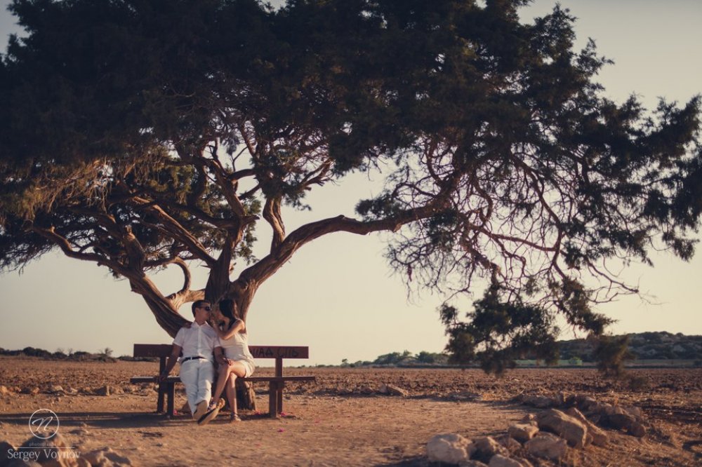 Когда Наталья и Дмитрий пришли к нам на первую встречу, сразу стало ясно – в этой зрелой и гармоничной паре царит любовь и взаимопонимание. Свою свадьбу они представляли как необычное и незабываемое торжество для узкого круга самых близких людей. Поэтому выбор пал на свадьбу за границей, а именно на райский остров Кипр!

Историю организации свадьбы читайте на нашем сайте: http://positive-wedding.ru/our-wedding/185-svadba-na-kipre