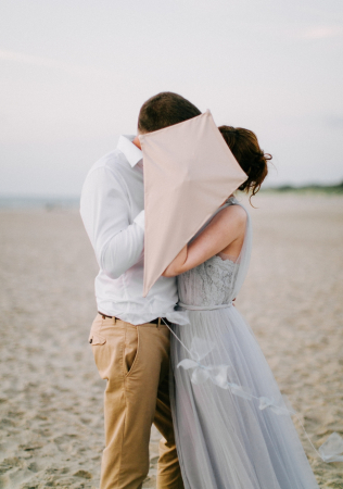 фотосессия love story на берегу, организатор WEDVILLAGE