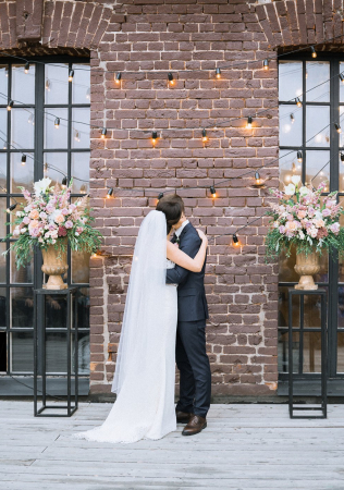 камерная свадьба в лофте, организатор ОНА СКАЗАЛА ДА