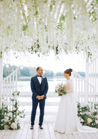 свадьба в белом цвете, белые цветы на росписи, организатор THE GLOBAL WEDDING