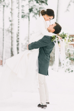 Жених и невеста. Зимняя свадьба