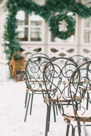 Зимняя выездная регистрация на улице