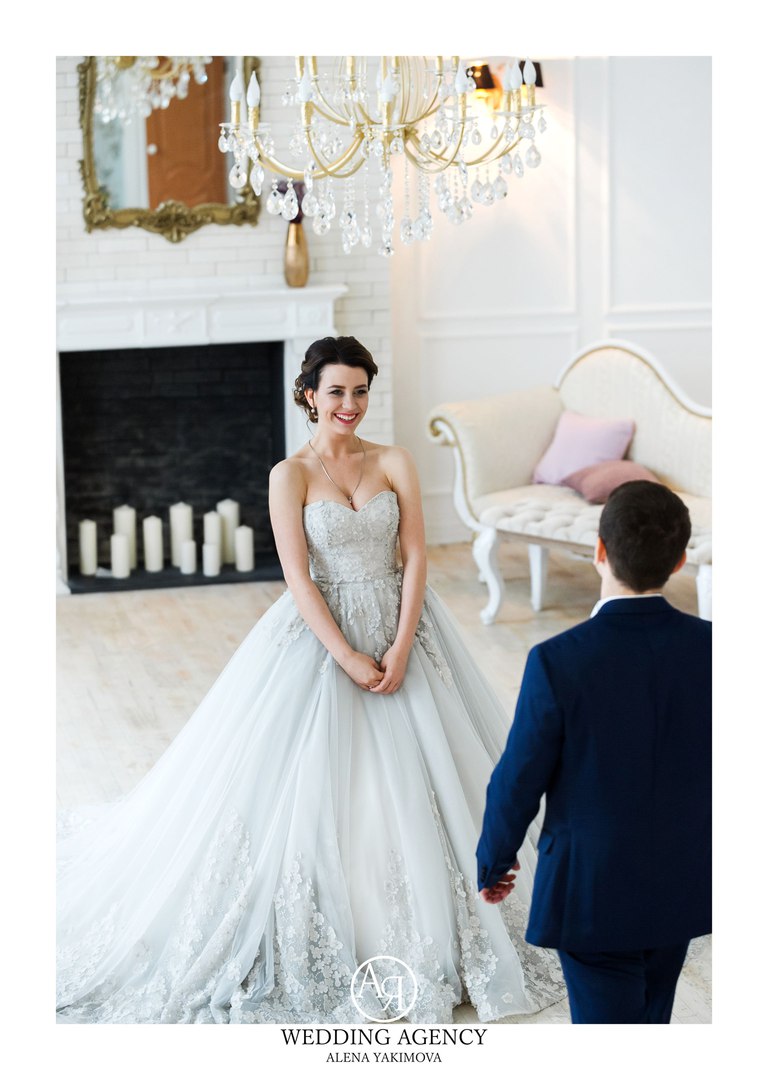 Организация свадьбы - Wedding & Event agency by Alena Yakimova yakimova-event.ru
Оформление свадьбы - Wedding & Event agency by Alena Yakimova
Фотограф - Шамиль Умитбаев
Ведущий - Борис Гасанов
Свадебное платье - SOVANNA