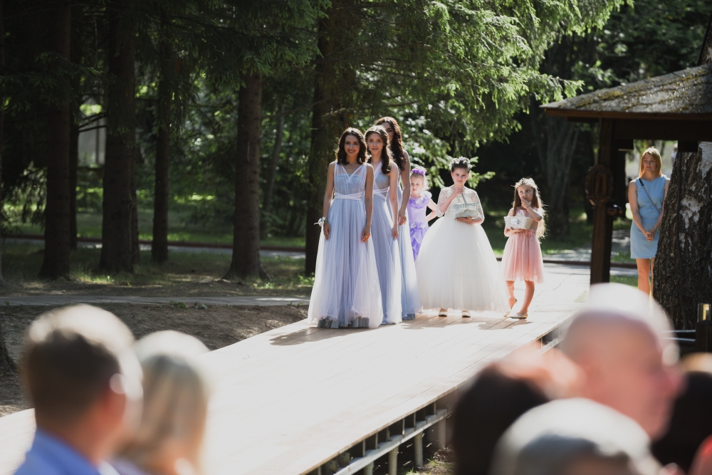 Вся серия свадьбы Даши и Саши на нашем сайте:
malenawedding.ru