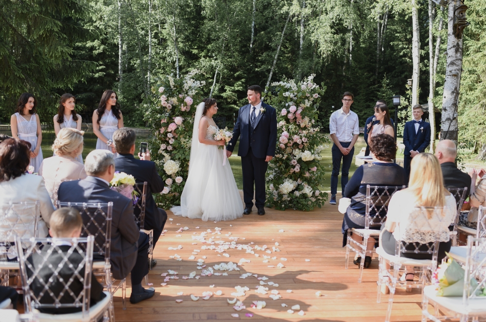 Вся серия свадьбы Даши и Саши на нашем сайте:
malenawedding.ru