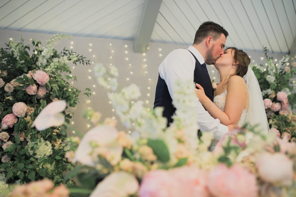 Вся серия свадьбы Даши и Саши на нашем сайте:
malenawedding.ru