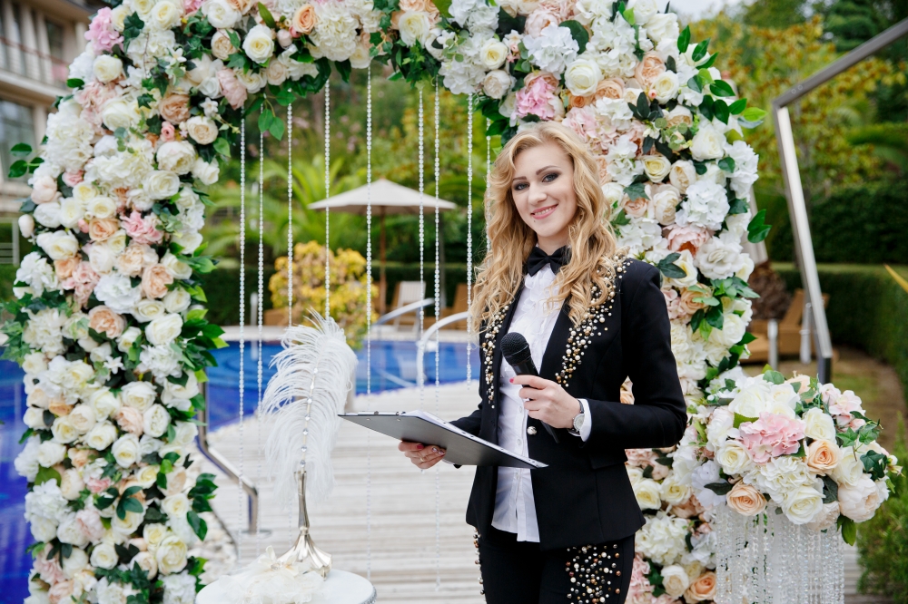 Ведущий и Dj на свадьбу.
Организация и проведение свадеб под ключ в Сочи.
8 (918) 902-02-49
svadba-welcome.ru