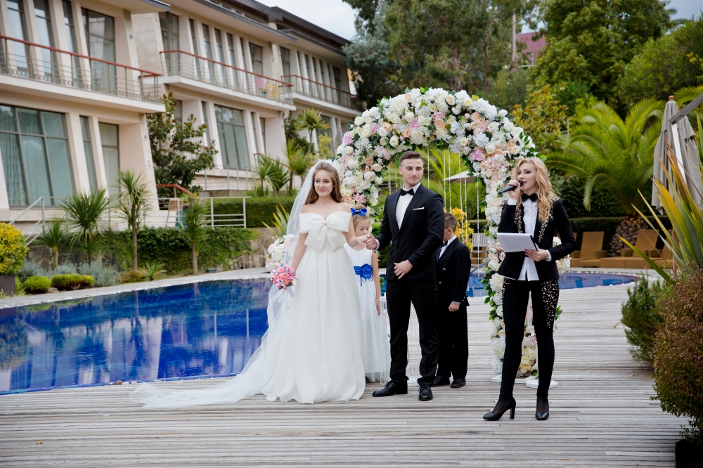 Ведущий и Dj на свадьбу.
Организация и проведение свадеб под ключ в Сочи.
8 (918) 902-02-49
svadba-welcome.ru