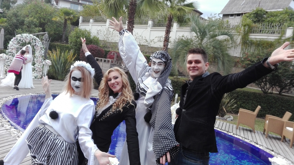 Ведущий и Dj на свадьбу.
Организация и проведение свадеб под ключ в Сочи.
8 (918) 902-02-49
svadba-welcome.ru