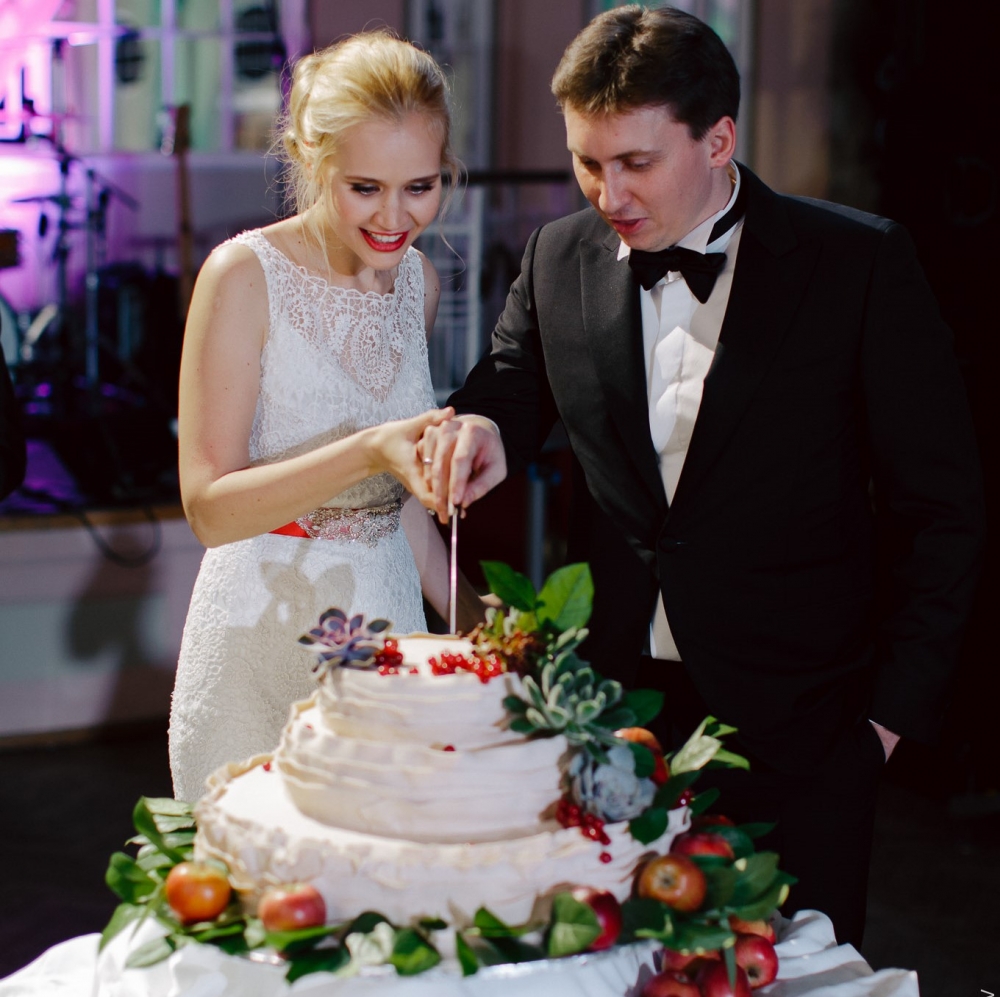Свадебный торт на свадьбе в стилистике "Яблоневый сад"