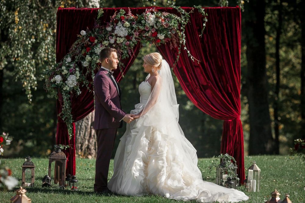 Свадьба "Золото и марсала" в замке БИП