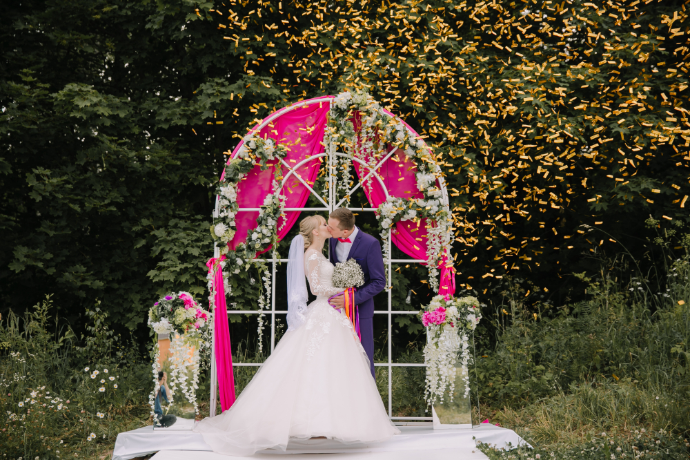 Выездная церемония на природе.
Признаюсь, я делаю подарки и сюрпризы ребятам о которых они не знают. Это может быть все,что угодня. Главное, чтобы у ребят были счастливые эмоции от моих подарков.