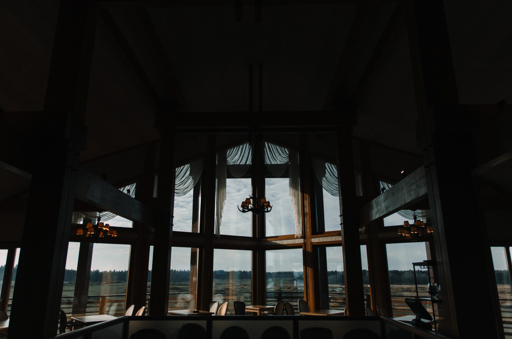 Свадьба на  территории  Гольф клуба в Петербурге. 