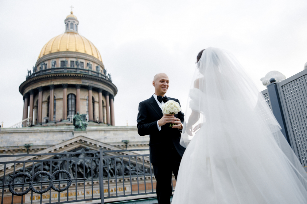 Встреча  жениха и невесты 